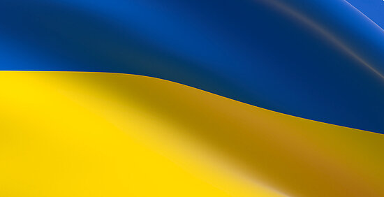 wehende Flagge der Ukraine